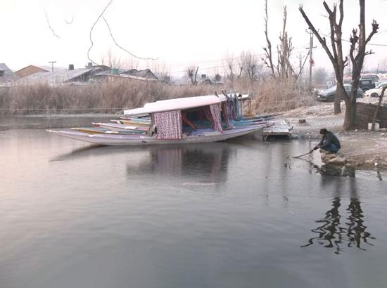 Dal Lake freezes as winter intensifies across Kashmir Valley