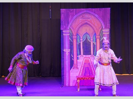 Chandigarh University’s five-day Dastak Theatre Festival concludes with ‘Pati Gaye Re Kathiawar’