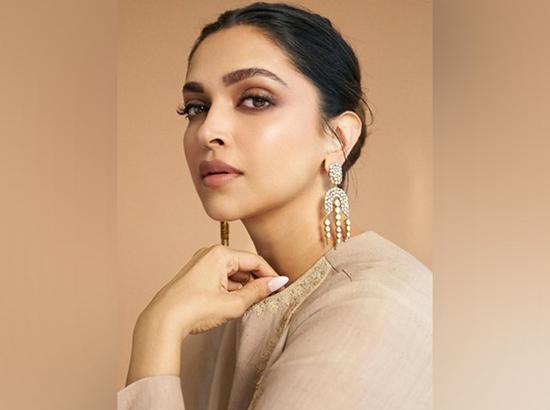 Deepika Padukone becomes the first Indian to be honoured with Hollywood Walk of Fame star