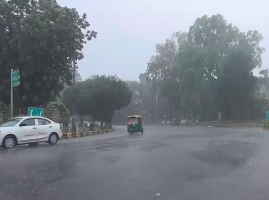 IMD issues yellow alert for Delhi NCR, forecasts light rainfall over next 2-3 days