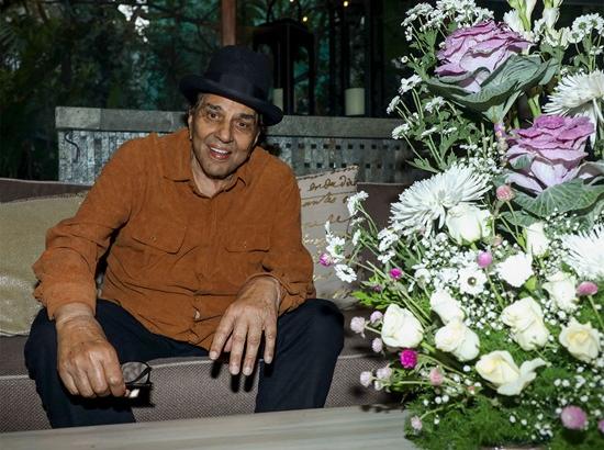Dharmendra honoured posthumously with Padma Vibhushan, wife Hema Malini receives on his behalf