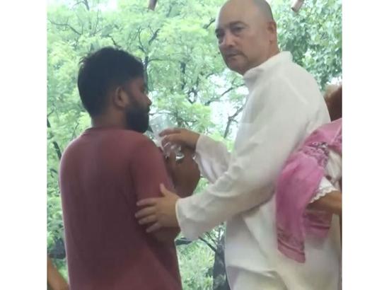 Cockroach Janata Party founder Abhijeet Dipke ends hunger strike ; activists to meet Health Minister JP Nadda