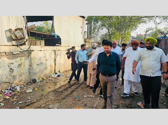 Dr. Ravjot Singh cracks down on civic negligence in Dera Bassi, sets two-week cleanliness deadline