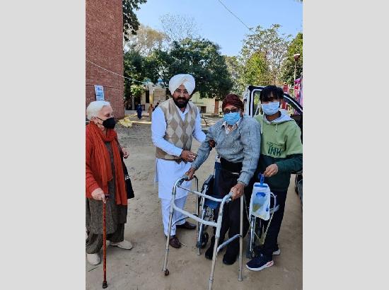 90-year-old elderly couple cast vote in Mohali