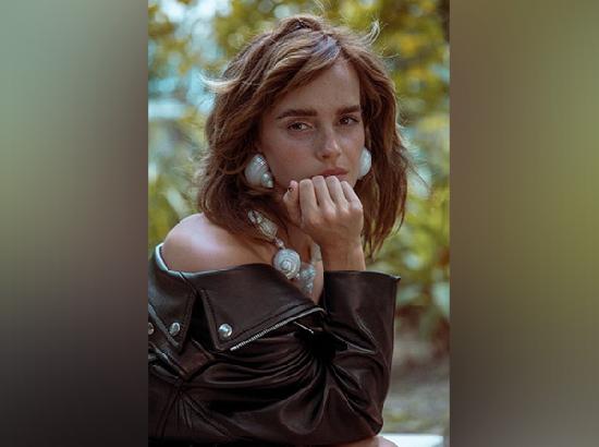 Emma Watson competes in Oxford rowing team