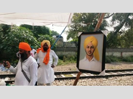 Farmers dedicate protest to Shaheed Bhagat Singh, announce to continue agitation till Oct.