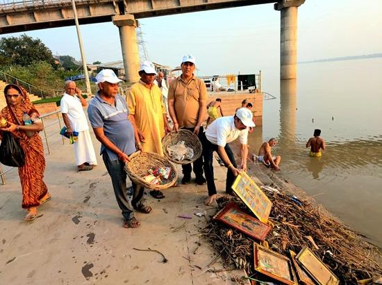 UP: Ganga Aarti, cleanliness drive held in Varanasi to mark Mahatma Gandhi, Lal Bahadur Shastri birth anniversaries