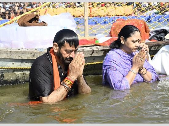 Haryana CM Nayab Saini Takes Holy Dip, Offers Prayers at Mahakumbh