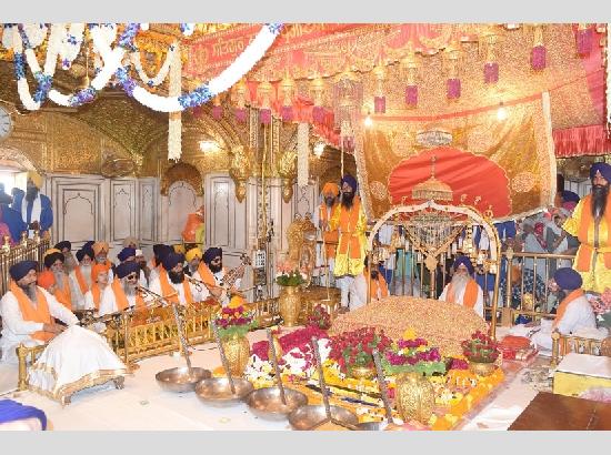 Prakash Gurpurb of Guru Nanak Dev celebrated at Golden Temple 