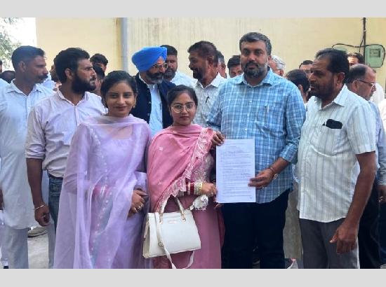 MLA Jagdeep Kamboj Goldy distributes appointment letters to 32 Anganwadi Helpers
