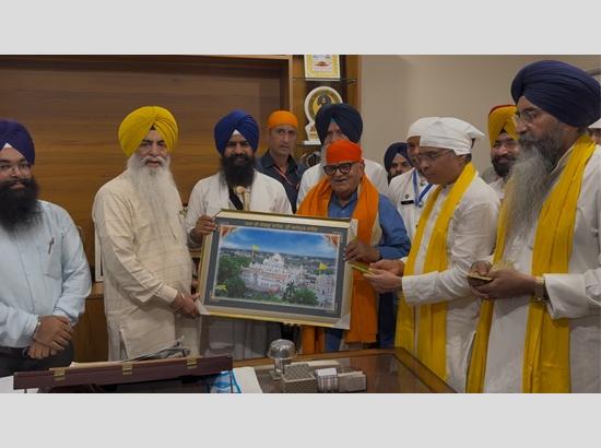 Jathedar Akal Takht raises issue of police encounters with Governor Kataria, urges legal route over gunfire 