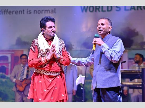 Gurdas Maan sets the stage ablaze at Trident Diwali fair