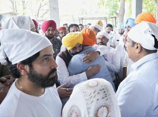 Gurdas Maan's younger brother Gurpanth Maan passes away, CM Mann, other prominent leaders attend funeral