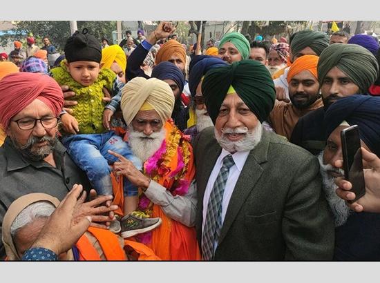 Released from Tihar jail, 80 years old Dharmi Fauji Baba Gurmukh Singh warm welcome by the villagers