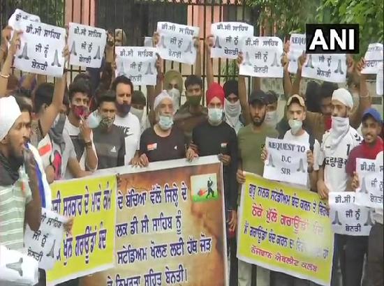 Amritsar: Candidates aspiring for jobs in army, police demand Guru Nanak Stadium be reopened for training, workout