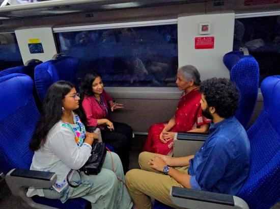 Nirmala Sitharaman travels to Jaipur by Vande Bharat, interacts with students and young media professionals
