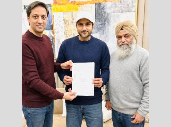 MP Harbhajan Singh sanctions Rs.13.48 lakh grant for Raizada Hansraj Badminton Stadium