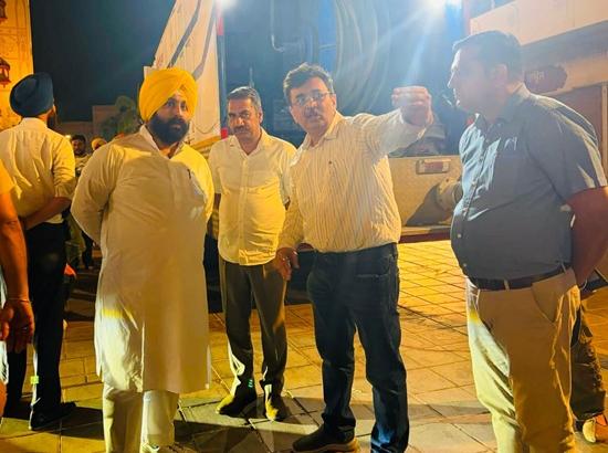 Minister Harjot Bains conducts 1 am inspection in Amritsar, launches a night sweeping drive