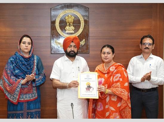 Minister Hardeep Mundian hands over appointment letters to 52 newly recruited employees of Water Supply and Sanitation Dept