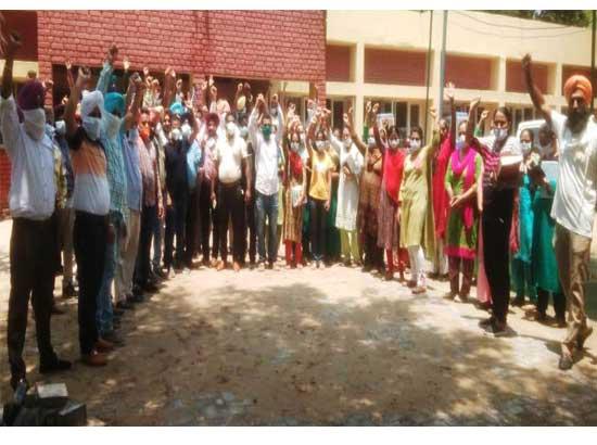 PCMS Association, village panchyats & multipurpose health workers condemn and protest the 