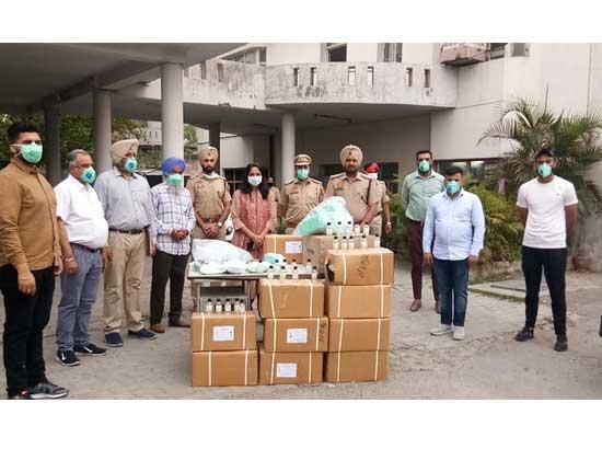 Helping Humanity Society distributes Masks and Sanitizers worth Rs. 2.25 lakh to policemen