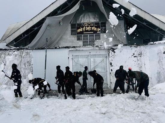 Indian Army, sevadars reach Shri Hemkund Sahib, to stay on-site for Yatra works
