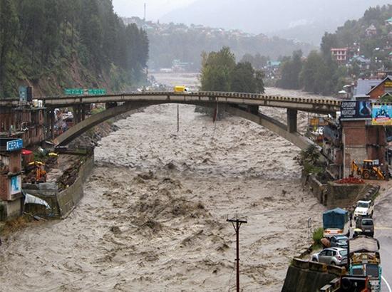 Himachal: Heavy rain and landslides damage bridges, school buildings; 109 roads blocked