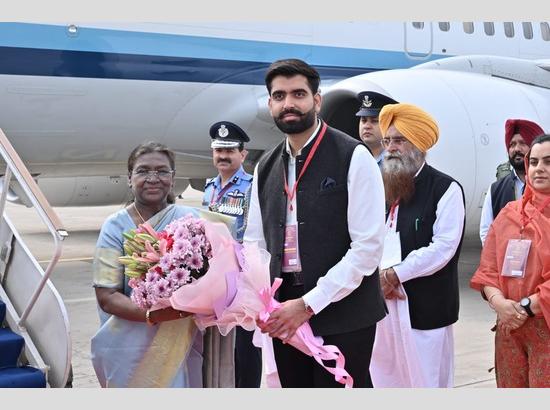 Mayor Padamjeet Mehta Welcomes President Droupadi Murmu in Bathinda