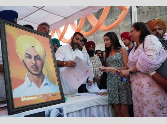 Martyrdom Day of Shaheed Bhagat Singh, Rajguru, & Sukhdev: Vicky Middukhera Foundation holds ‘Langar’ of Bhagat Singh’s Books
