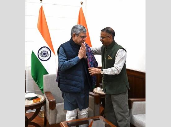 Rajinder Gupta meets Railway Minister Ashwani Vaishnav, demands halt of Vande Bharat at Barnala and restart of Bathinda-Delhi Shatabdi