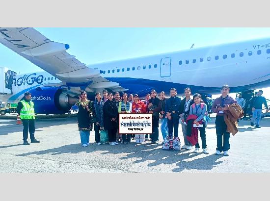 15 meritorious students from govt schools flown to Ahmedabad for educational tour