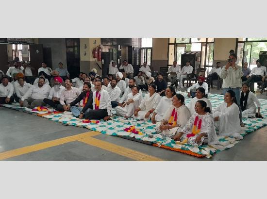 12 Ferozepur Advocates Join Hunger-Chain Strike in Continuing Protest Against LADC Policy