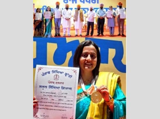 Ferozepur CHT Pooja Arora honoured with State Teacher Award