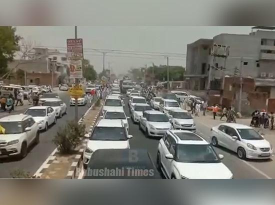 7-km long traffic jam in Mansa as sea of people attends Antim Ardas of Sidhu Moosewala (Wa