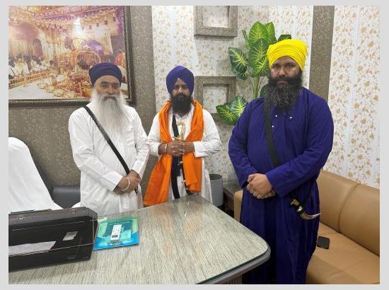 Panth Breaking: Giani Raghbir Singh and Giani Sultan Singh recognise Jathedar Gargaj  as Jathedar Akal Takht, promised full support