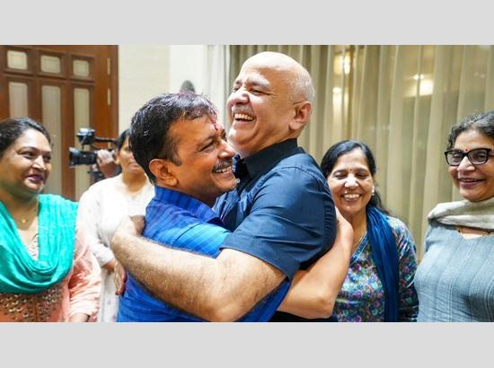 CBI files caveats in Supreme Court in Kejriwal, Sisodia SLP against Delhi HC order in Excise Case