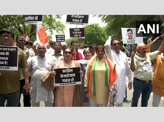 Moosewala murder: Congress workers protest outside AAP offices in Delhi & Chandigarh