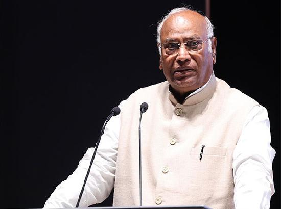 Opposition floor leaders to meet in Kharge's chamber to chalk out strategy
