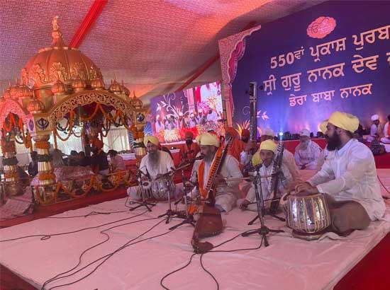 Kirtani Jathas perform Gurbani Kirtan with 'Tanti Saaz'

