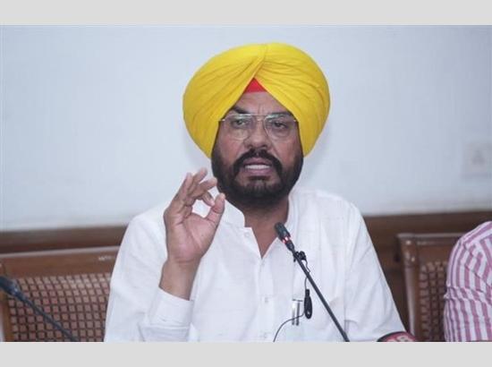 AAP slams Sukhbir Badal for ‘double-faced politics’, alleges hypocrisy on gangsterism and religious issues