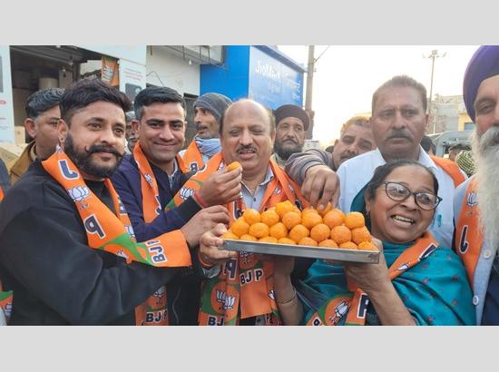 Ramgarh BJP activists celebrate historic victory in Delhi Assembly polls