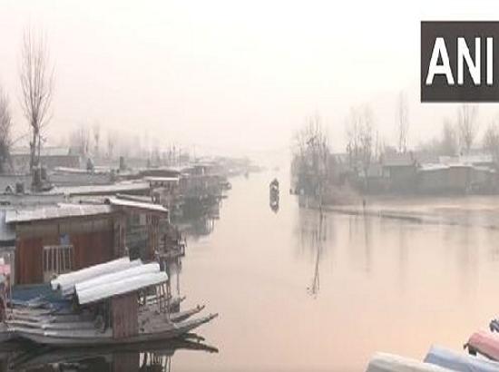 Srinagar: Thin layer of ice forms on Dal Lake as cold wave continues to engulf Kashmir