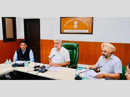 No paddy from outside Punjab should be allowed to enter the state's mandis: Lal Chand Kataruchak to DFSCs