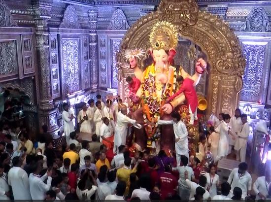 Huge crowd gathers at Lalbaugcha Raja for Darshan on Day 8 of Ganesh Festival
