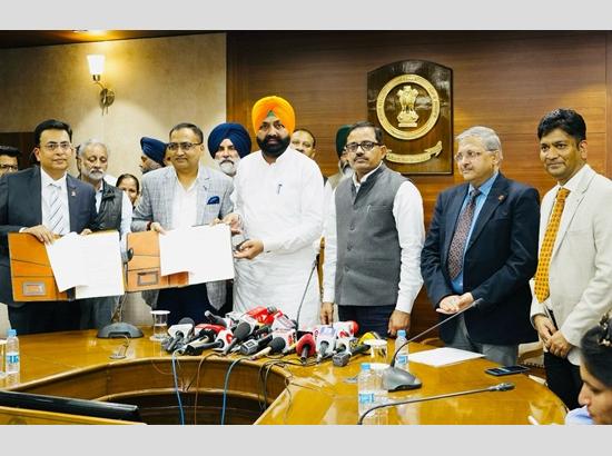 Punjab inks MoU with Indian Oil Corporation for supplying diesel to Govt buses