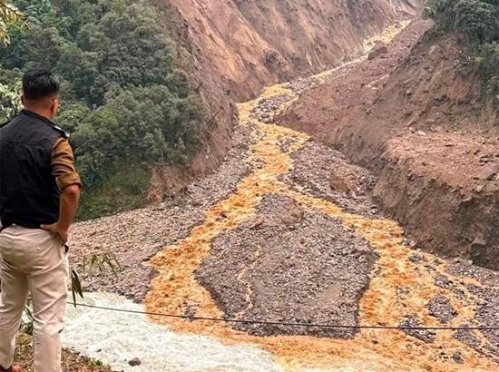 Sikkim: Landslide temporarily blocks Teesta and Chyakoong Rivers in Mangan; partial flow continues