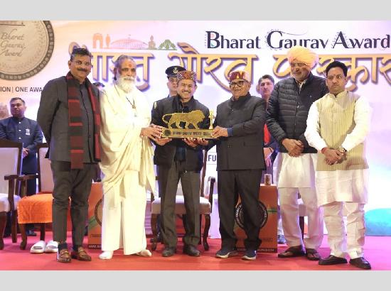 Punjab Governor Kataria honours Laxmikant Tiwari with Bharat Gaurav Award