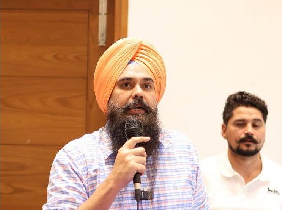 Malwinder Kang Backs Ravinder Singh Billa, Calls Punjab University a Symbol of Punjab's Pride 