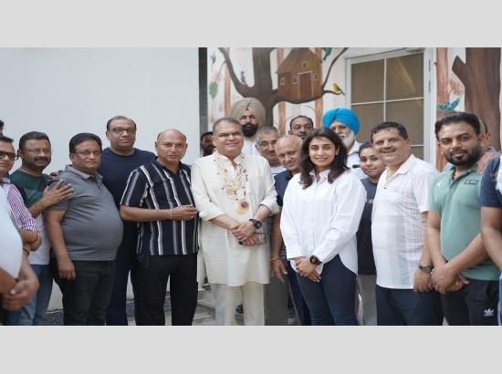 MP Arora Visits Pakshi Dham; Donates Rs.5 Lakh to Bhagwan Mahavir Jeev Seva Trust

