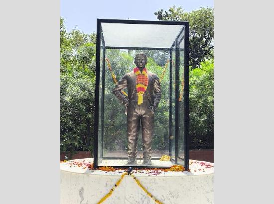 Statue of Shaheed Madan Lal Dhingra unveiled at Gol Bagh Memorial in Amritsar